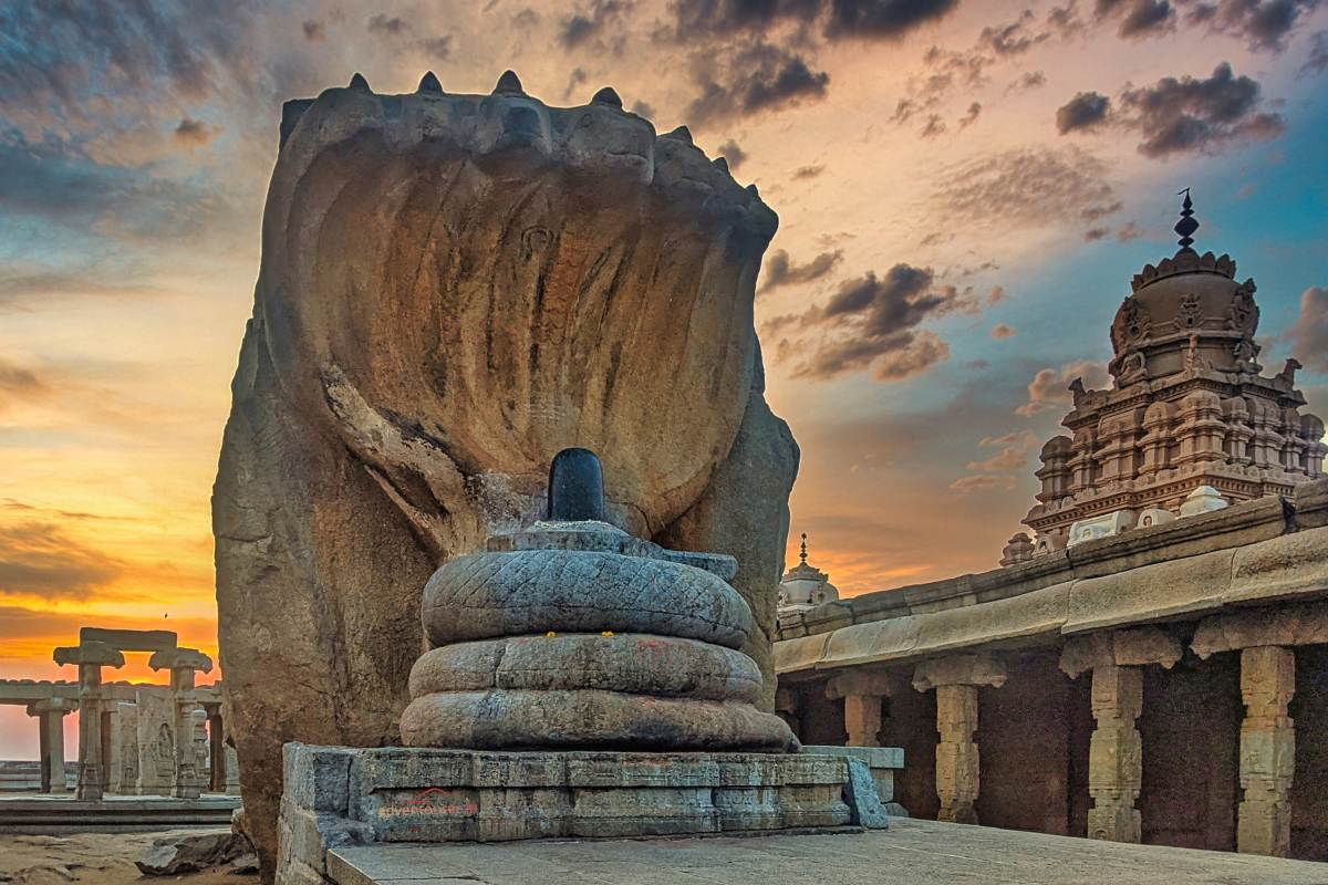 Lepakshi Mandir: आज भी अधूरा है यह मंडप, जानिए किसके विवाह के लिए बनाया गया था…