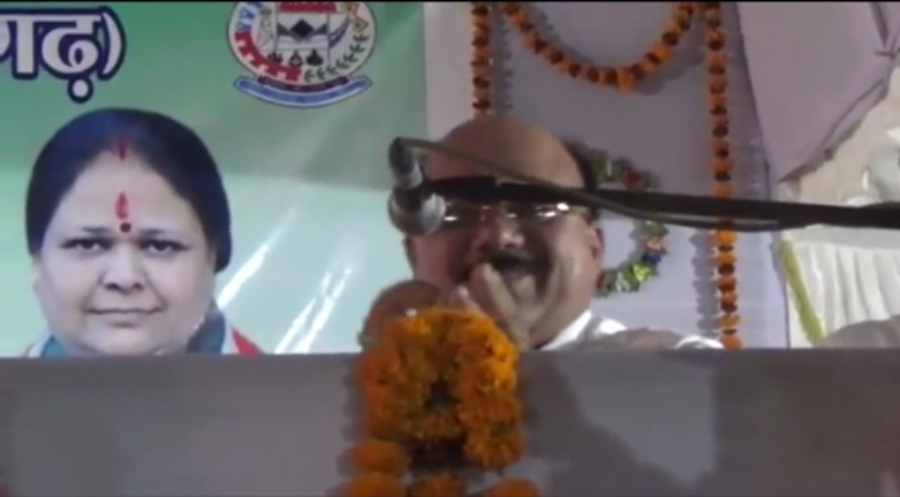 Viral Video : भाजपा नेता कर रहे पूर्व कांग्रेस मंत्री की तारीफ, भाजपा के कार्यकाल पर उठाए सवाल …