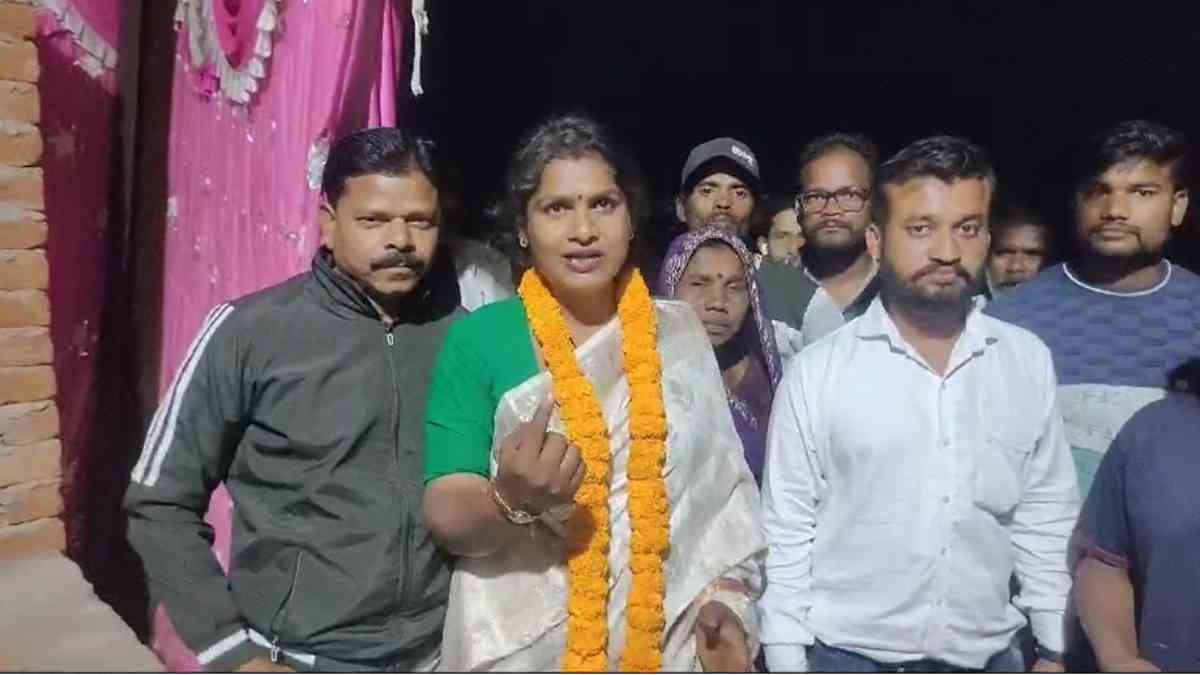 छत्तीसगढ़ में थर्ड जेंडर बनी सरपंच : सोनू उरांव ने पूर्व सरपंच को दी मात, कहा – आदर्श पंचायत बनाने की दिशा में करेंगे काम