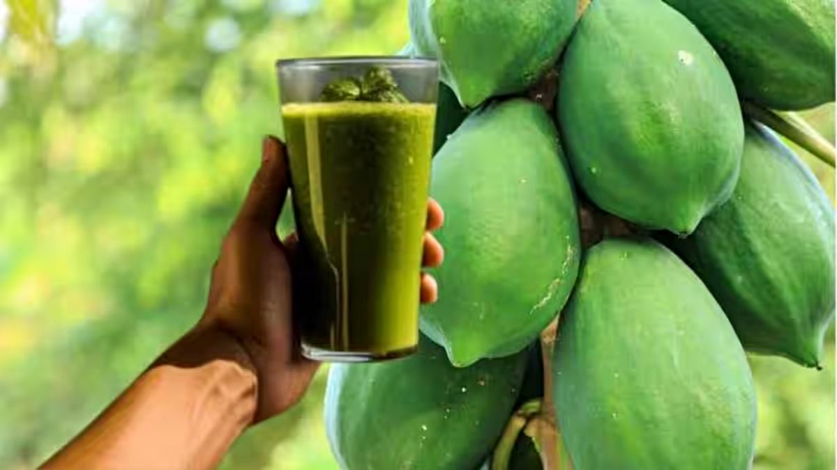Papaya Juice Benefits: सेहत के लिहाज से बहुत फायदेमंद है कच्चे पपीते का जूस, आप भी ज़रूर करें इसका सेवन…