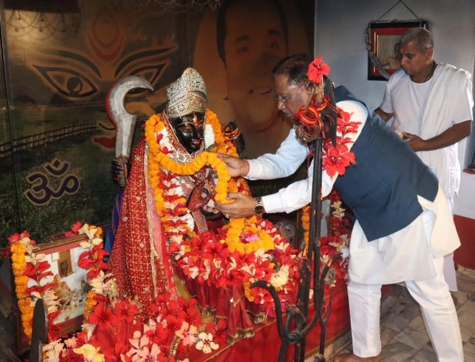 सीएम विष्णुदेव साय ने सोगड़ा आश्रम में की मां काली की पूजा, प्रदेशवासियों की सुख-समृद्धि की कामना की