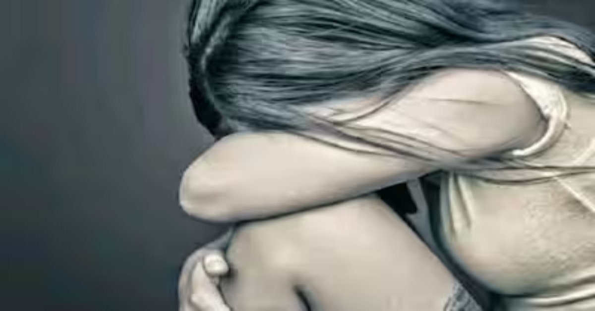 अब क्या इंसान मदद लेना भी छोड़ दे? लिफ्ट देने के बहाने युवक ने मिटाई हवस, जंगल में ले जाकर किया दुष्कर्म, 4 पर FIR