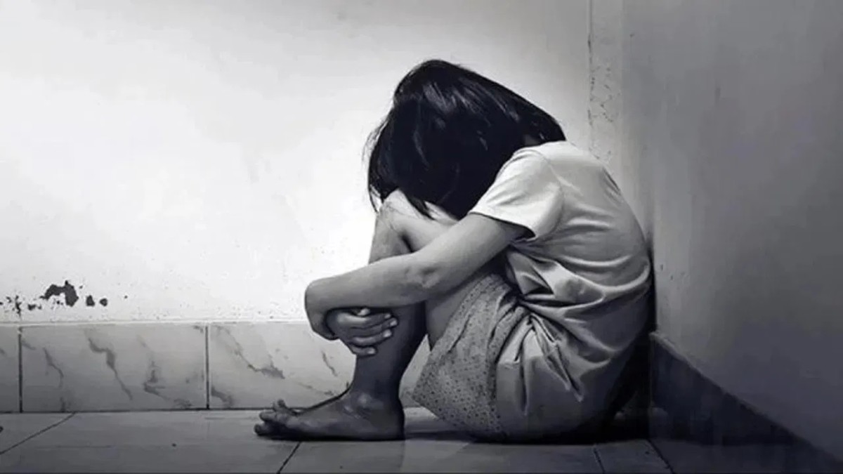 8 साल की बच्ची से रेप: छुट्टी के बाद शिक्षक ने मासूम को रोका, फिर स्कूल में ले जाकर वारदात को दिया अंजाम, आरोपी टीचर निलंबित