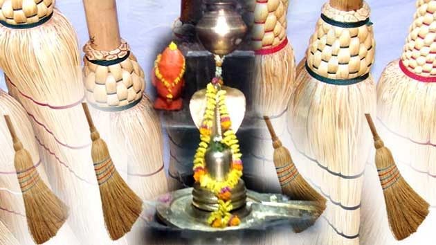 इन मंदिरों में शिवलिंग पर झाड़ू चढ़ाने की परंपरा, जानिए इसके पीछे का कारण…