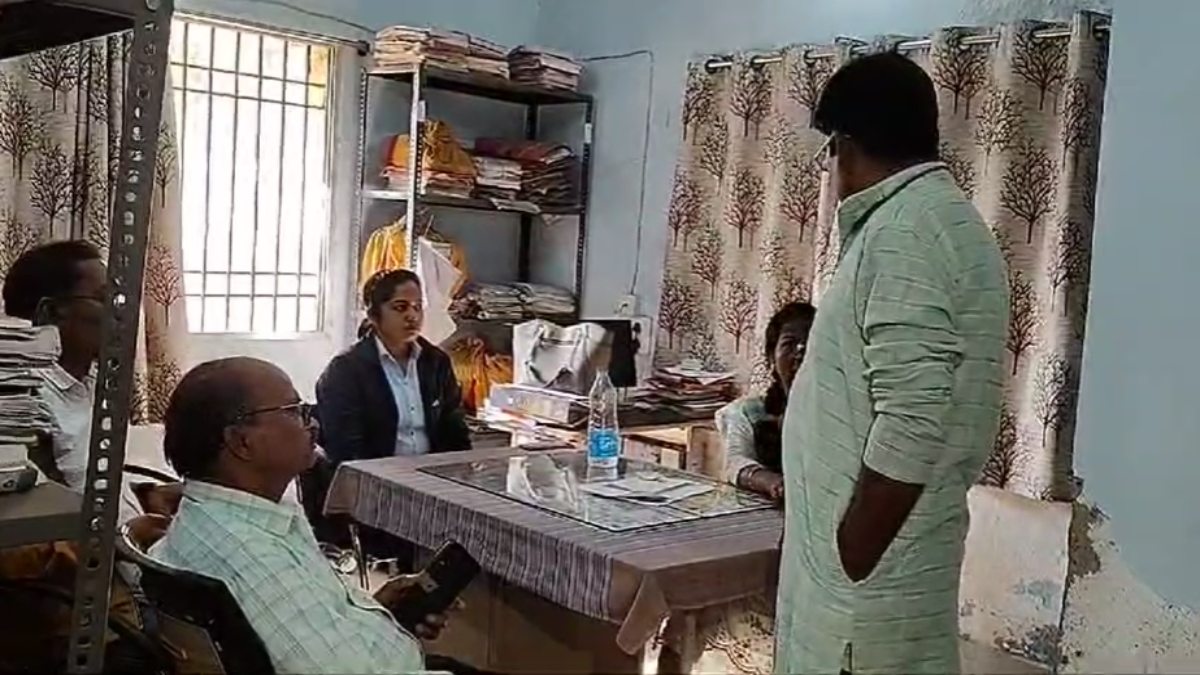 ACB की बड़ी कार्रवाई, पेट्रोल पंप संचालक से रिश्वत लेते नापतौल विभाग की अधिकारी रंगे हाथों गिरफ्तार