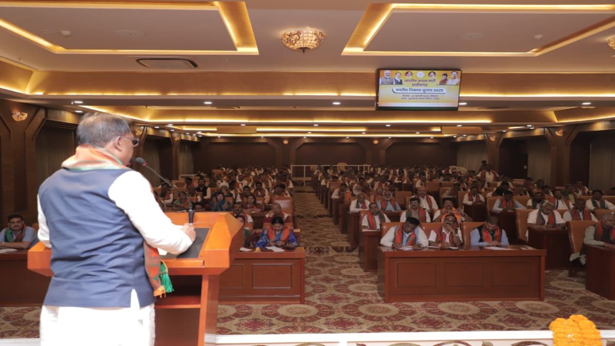सभापति-उपाध्यक्ष चुनाव को लेकर भाजपा की अहम बैठक, मुख्यमंत्री साय बोले- जनता का अपार आशीर्वाद हमारी जिम्मेदारी और बढ़ाता है…