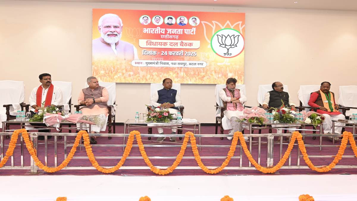 भाजपा विधायक दल की बैठक: विपक्ष को करारा जवाब देने बनी रणनीति, डिप्टी सीएम शर्मा बोले- सरकार की कमियों को दूर करने के लिए विपक्ष के प्रश्नों को सकारात्मक रूप से लिया जाएगा