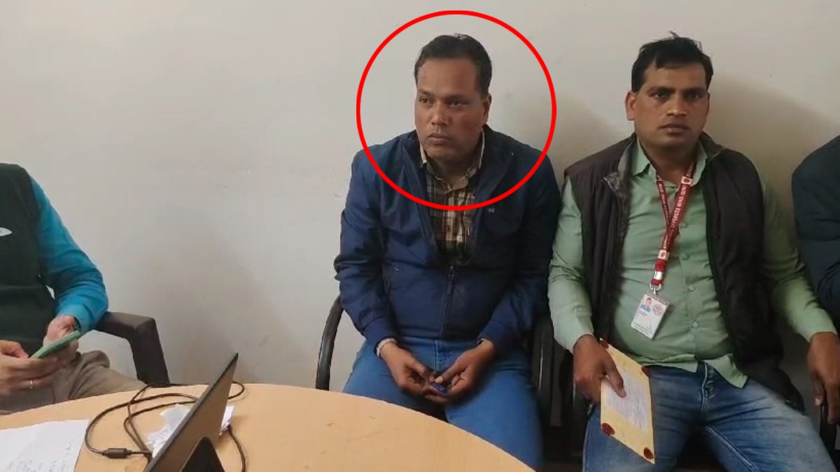 लगता है सैलरी कम पड़ रही है! रंगेहाथों घूस लेते धरे गए BPM, इस काम के बदले मांगे थे पैसे