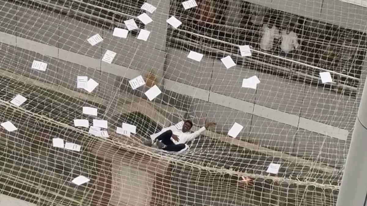 ‘इंकलाब जिंदाबाद’ नारा लगाकर मंत्रालय की चौथी मंजिल से कूदा शख्स, राजस्व विभाग का था कर्मचारी, काम नहीं होने पर उठाया ये खौफनाक कदम, पुलिस ने…