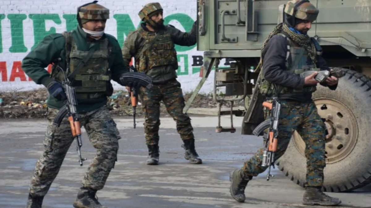 Jammu & Kashmir: जम्मू-कश्मीर में बड़ा अटैक, राजौरी में सेना के काफिले पर आतंकियों ने की फायरिंग 