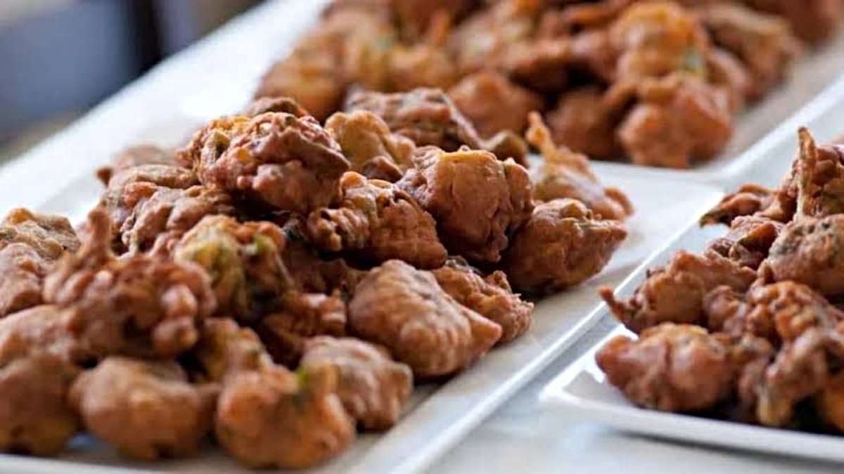 Kuttu ke Aate ke Pakode Recipe: आज फलाहारी में बनाएं कुट्टू के आटे के पकौड़े, ये रही रेसिपी…