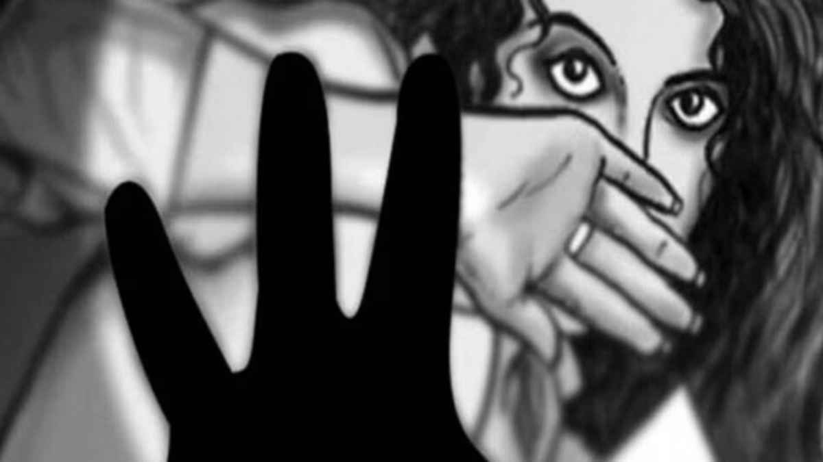 बस में 26 साल की युवती से रेप, आरोपी की तलाश में जुटी पुलिस, बस स्टैंड में दिया वारदात को अंजाम