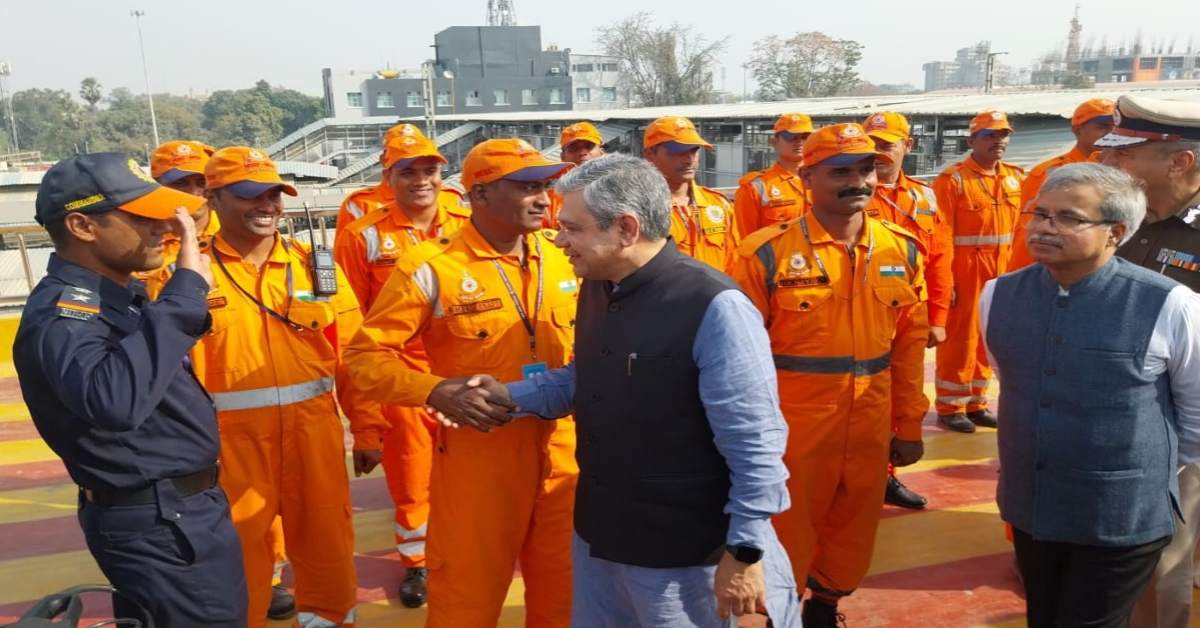 महाकुंभ के लिए चलाई गईं 17000 से अधिक ट्रेनें, रेल मंत्री अश्विनी वैष्णव ने प्रयागराज का दौरा कर सभी कर्मचारियों से कही ये बात…