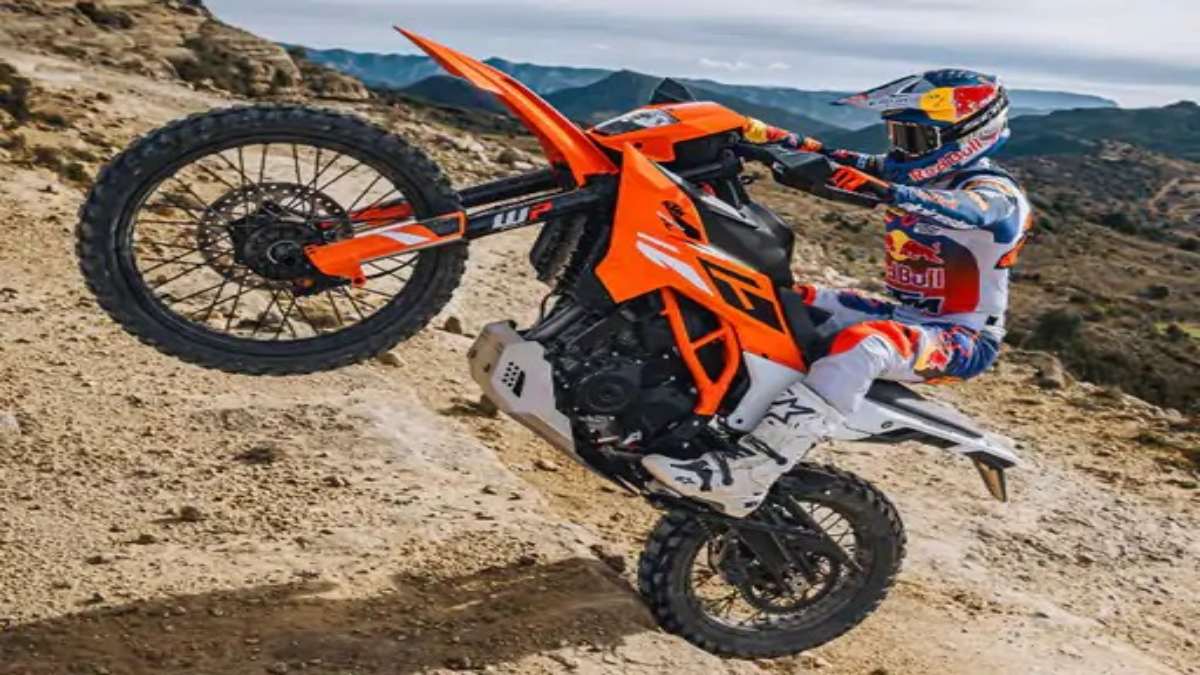 Bajaj Auto Invests KTM: दिवालियेपन से जूझ रही कंपनी, अब बजाज ऑटो करेगी 1,362 करोड़ रुपए Invest…