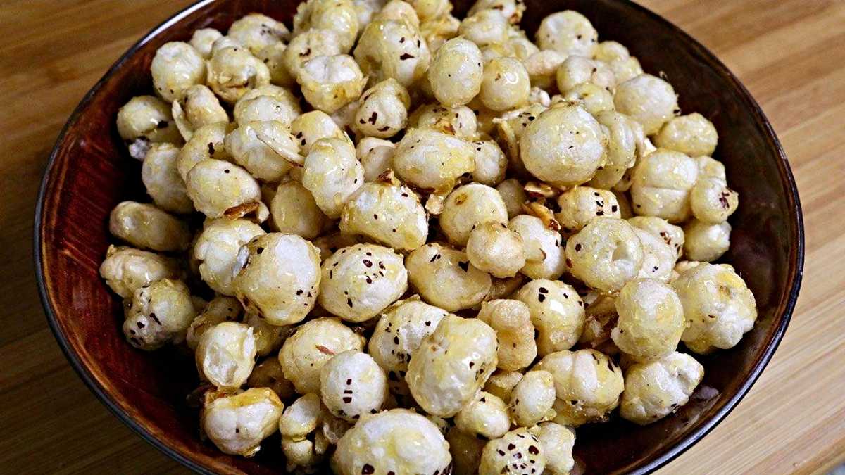 How to Make Crispy Makhana: स्वाद और सेहत का परफेक्ट कॉम्बो! इस आसान तरीके से भूनें मखाना, बनेगा क्रिस्पी और मज़ेदार…