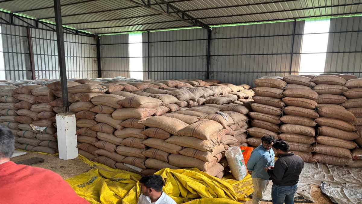 CGST की बड़ी कार्रवाई: गोदाम में दबिश देकर जब्त की 12 करोड़ की सुपारी, ये रही एक्शन की वजह