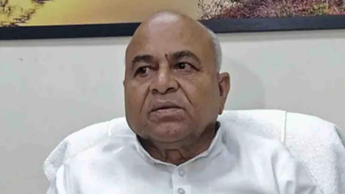 ‘थाना प्रभारी विधायक के आगे-पीछे चलते हैं’, पूर्व नेता प्रतिपक्ष ने DGP से की कार्रवाई की मांग, बोले- कानून व्यवस्था में आ रही गिरावट