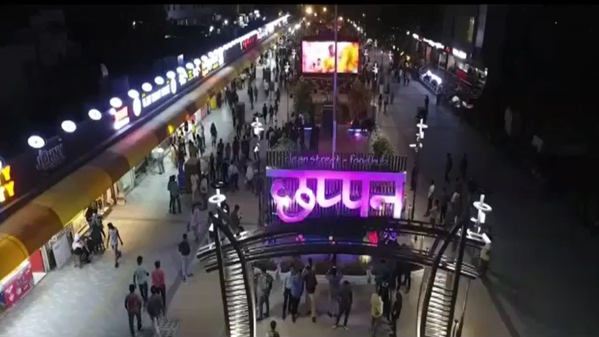 देश के सबसे स्वच्छ शहर इंदौर में गंदगी पर सियासतः बीजेपी ने गंदगी को बताया कचरा जिहाद तो कांग्रेस ने किया पलटवार, कचरा फेंकने पर तीन के खिलाफ FIR