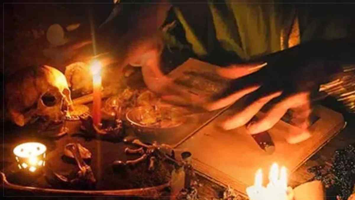 निकाय चुनाव में प्रत्याशी ले रहे तंत्र-मंत्र का सहारा! : काले कपड़े में श्मशान घाट पहुंचे थे दो युवक, तांत्रिक क्रिया करते स्थानीय लोगों ने पकड़ा