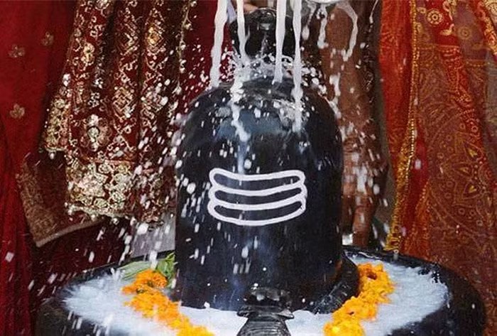 Mahashivratri 2025 : महाशिवरात्रि पर भोलेनाथ के अभिषेक में इन चीजों को करें शामिल, हर मनोकामना होगी पूरी