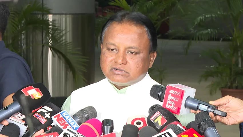 ओडिशा में आईएएस और आईपीएस अधिकारियों की कमी : सीएम माझी