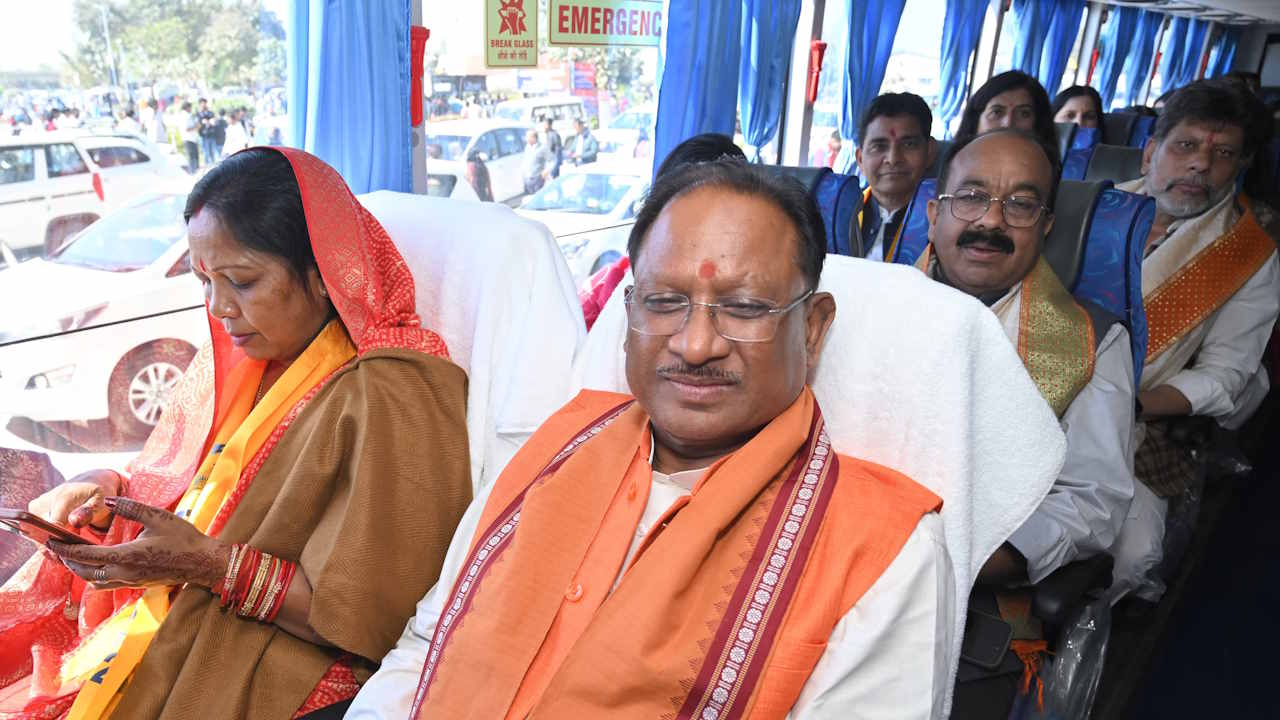 मां गंगा ने बुलाया है …छत्तीसगढ़ के मुख्यमंत्री, राज्यपाल और विधानसभा अध्यक्ष, मंत्री, सांसद, विधायक सहित 180 सदस्य पहुंचे प्रयागराज महाकुंभ