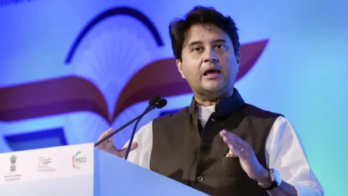ज्योतिरादित्य सिंधिया ने की PM मोदी की तारीफ, कहा- तीसरी सरकार 3 गुना ऊर्जा से कर रही काम