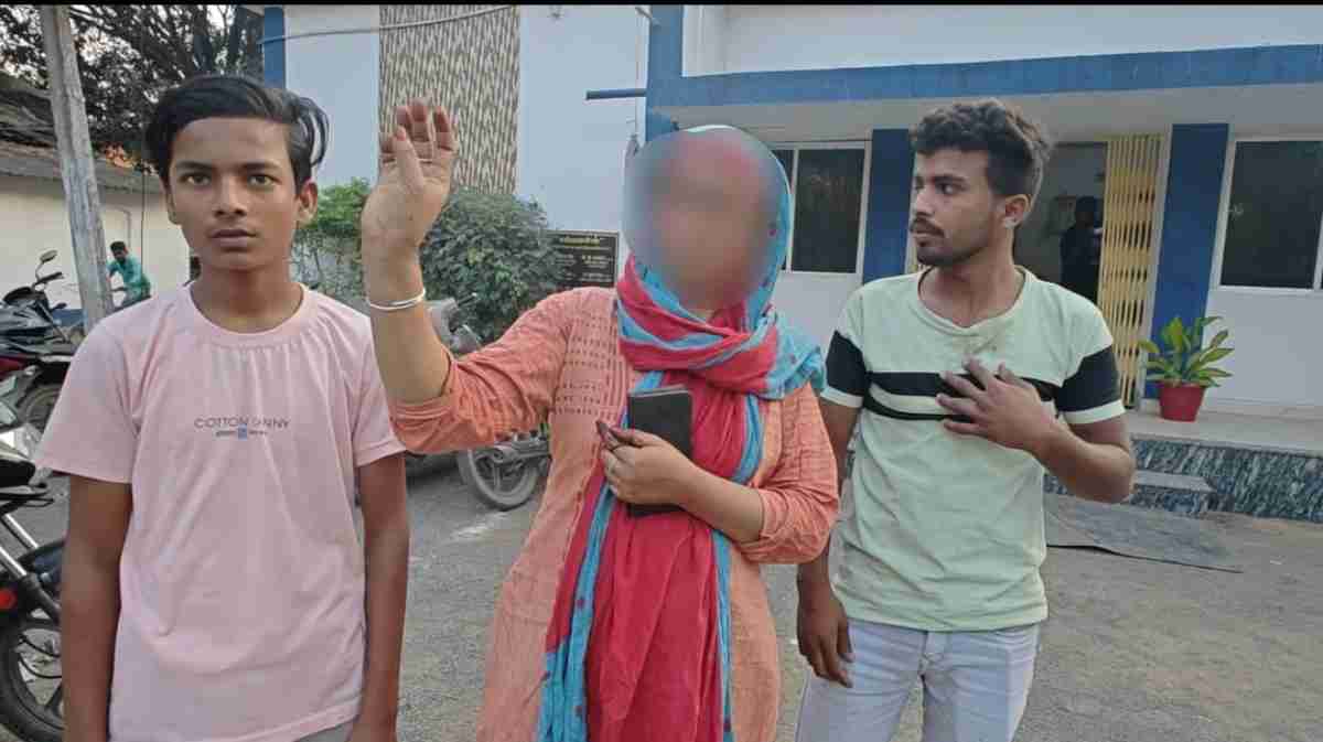 घर के सामने गाली देने से रोकना पड़ा महंगा, दबंगों ने महिला से की मारपीट, थाने गई तो घर घुसकर…