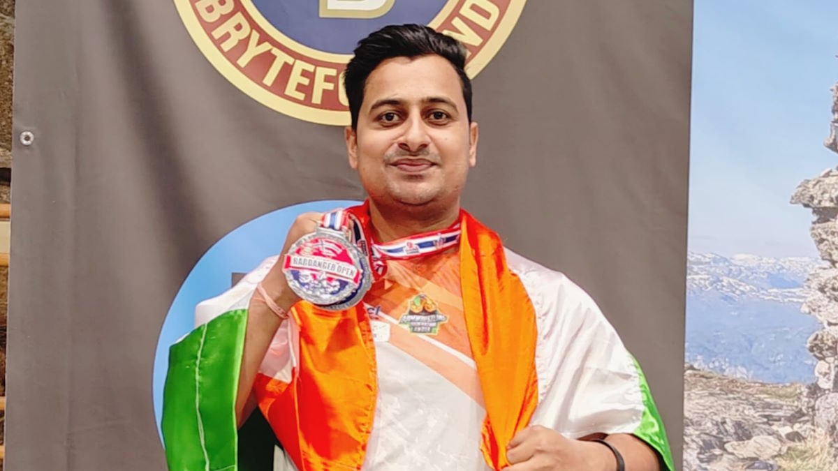 श्रीमंत झा ने जीता पैरा-आर्म रेसलिंग कप में सिल्वर मेडल, महाकुंभ में जान गंवाने वालों को किया समर्पित…