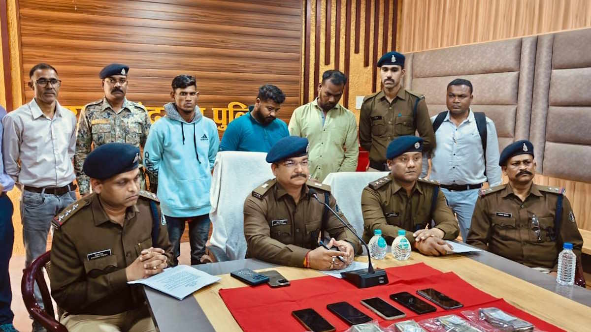 चोरी के पैसे से महाकुंभ में स्नान! 7 लाख की सेंधमारी के बाद पाप धोने चले गए प्रयागराज, 11 दिनों की मशक्कत के बाद पुलिस ने ढूंढा चोरों को…