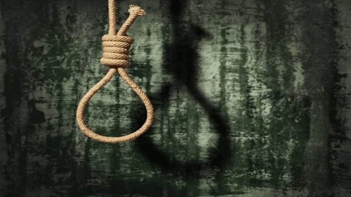 बिहार: पंखे से झूलता मिला इंजीनियरिंग छात्र का शव, जांच के लिए पहुंची फॉरेंसिक टीम, कुलसचिव ने कहा…