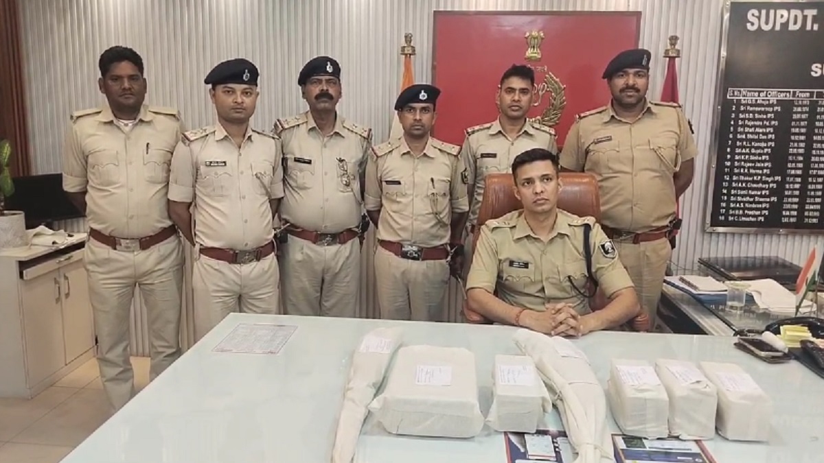 गोपालगंज में बने हथियार से छत्तीसगढ़ में हुआ था मर्डर, आरोपी को ढूंढते-ढूंढते बिहार पहुंची पुलिस, सप्लायर के घर बरामद हुआ हथियारों का जखीरा