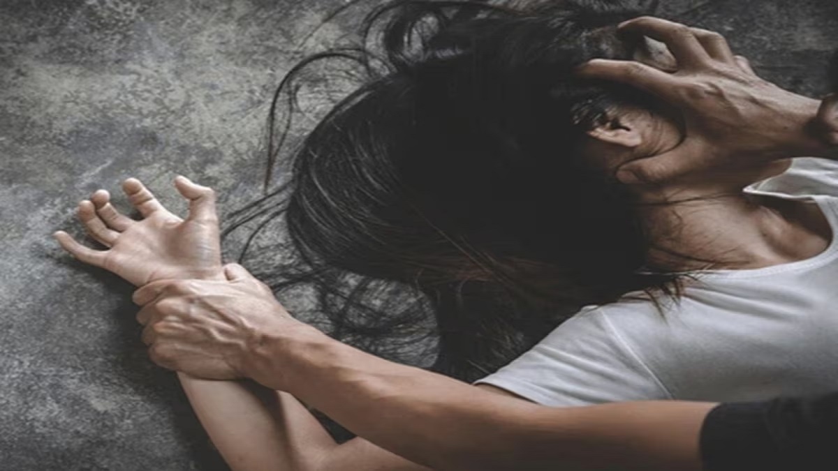 शर्मनाक: शादी समारोह में आर्केस्ट्रा देखने गई 6 साल की मासूम के साथ दरिंदगी, गन्ने के खेत में ले जाकर गांव के ही युवक ने किया गंदा काम