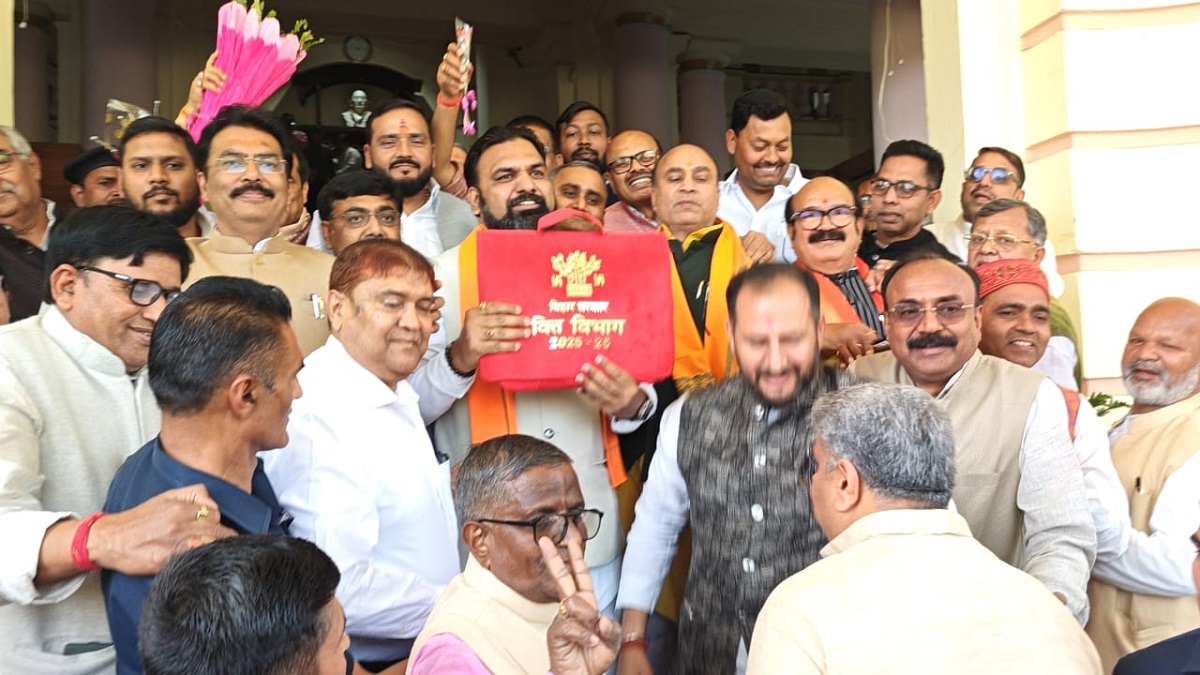वित्त मंत्री सम्राट चौधरी ने पेश किया 3.17 लाख करोड़ का बजट, महिलाओं के लिए किया ये बड़ा ऐलान