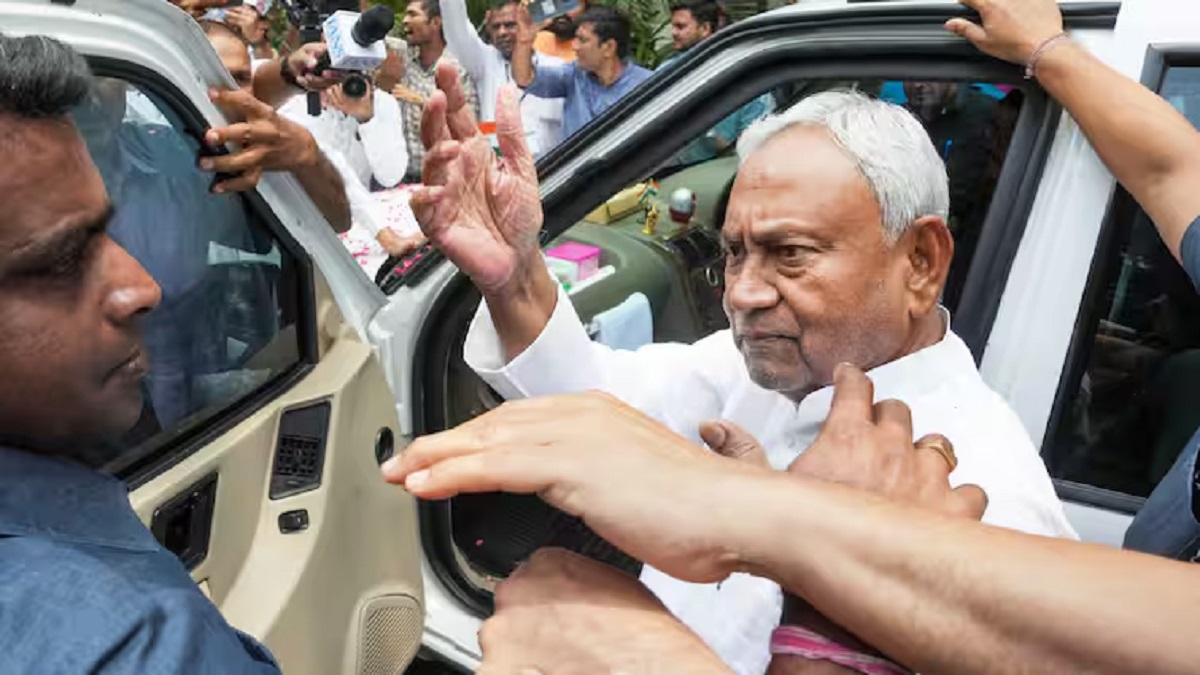 सीएम नीतीश के 2 बड़े अधिकारियों ने किया करोड़ों का घोटाला! मुख्यमंत्री के सुशासन की सरकार पर लगा प्रश्न चिन्ह