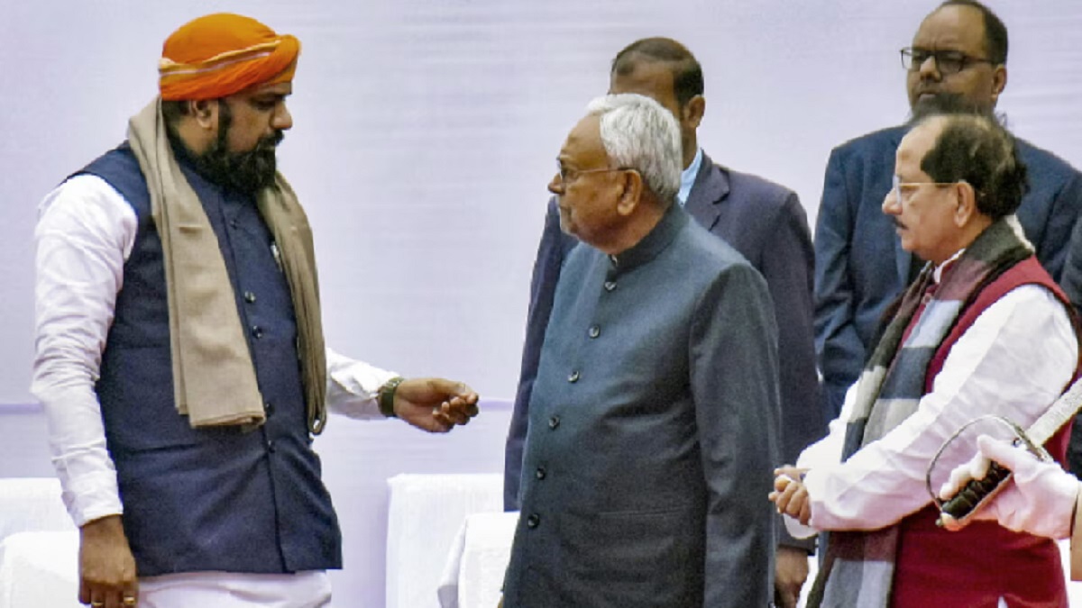 भाजपा में होगा JDU का विलय! राजद विधायक का बड़ा दावा, कहा- CM नीतीश पर दबाव बना रही है बीजेपी