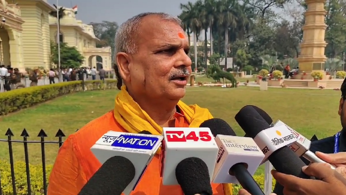‘घर में रहे मुसलमान, बाहर निकले तो लगेगा रंग’, बीजेपी विधायक का बड़ा बयान, कहा- जुम्मा तो 52 बार आता है, लेकिन होली…