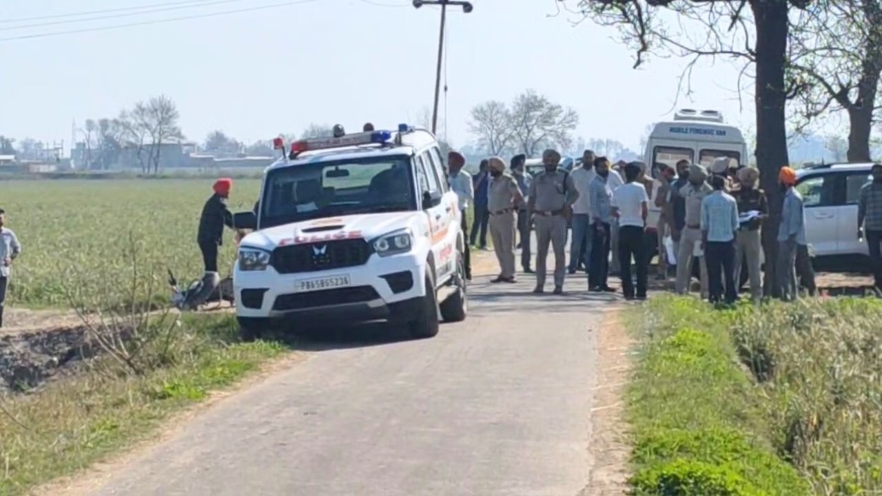 Punjab Breaking News: पंजाब में मंदिर पर ग्रेनेड फेकने वाले आरोपी को पुलिस ने मुठभेड़ में किया ढेर