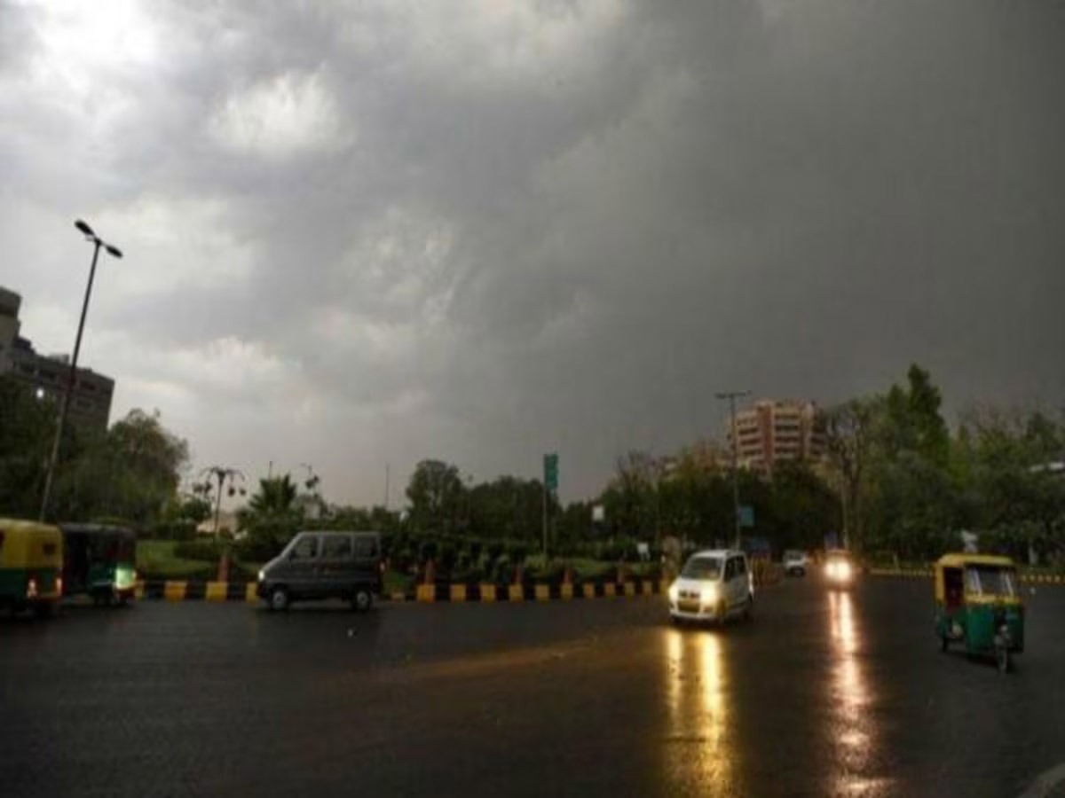 दिल्ली-NCR में होली पर बदला मौसम का मिजाज, आज भी बारिश की संभावना, पढ़ें IMD अपडेट