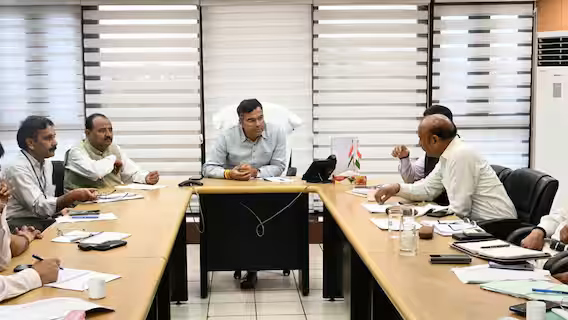 दिल्लीवालों को अगले 100 दिनों में दिखेगा बड़ा बदलाव, जानिए विधायकों संग मीटिंग के बाद क्या है PWD मंत्री प्रवेश वर्मा का प्लान?