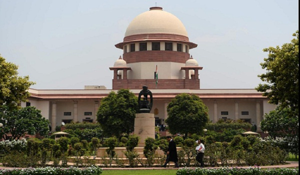 देश की कानूनी शिक्षा मामलें में दखल न दें, BCI को सुप्रीम कोर्ट की फटकार, हत्या के दोषियों को दी LLB की इजाजत