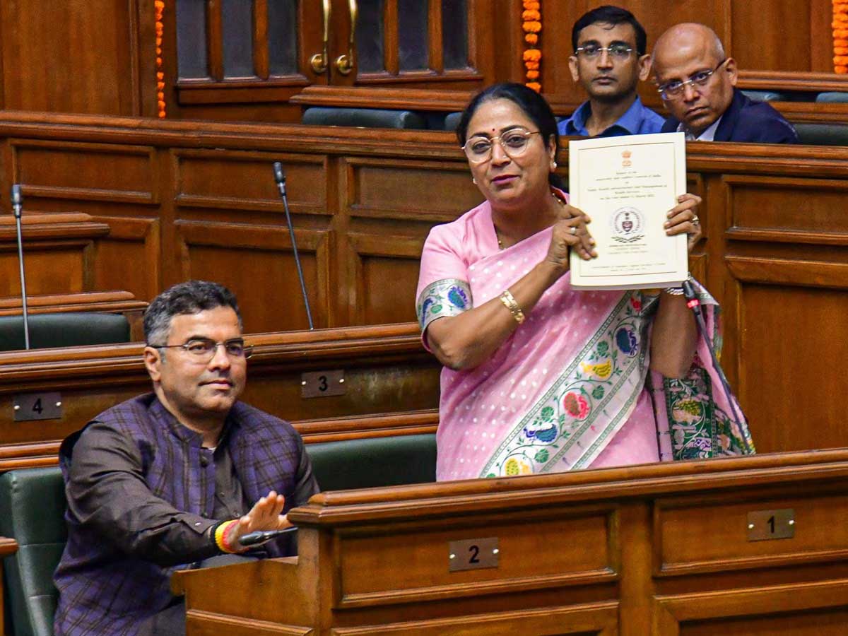 दिल्ली विधानसभा में आज दिल्ली के स्वास्थ्य ढांचे पर CAG की एक और महत्वपूर्ण रिपोर्ट पेश करेगी रेखा सरकार, हंगामे के आसार