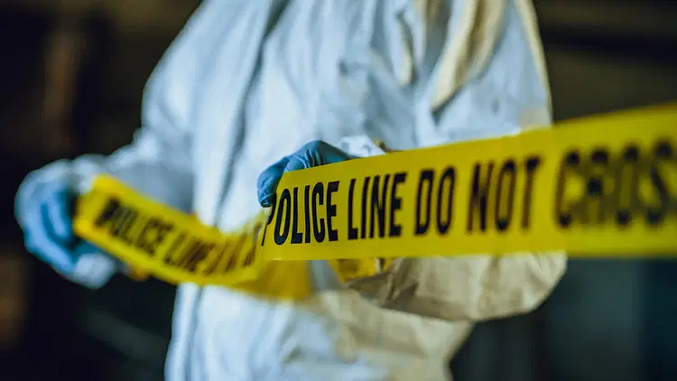 दिल्ली में महिला ने बेटियों संग किया सुसाइड; सड़ी-गली हालत में मिली लाशें, क्या है वारदात की वजह?