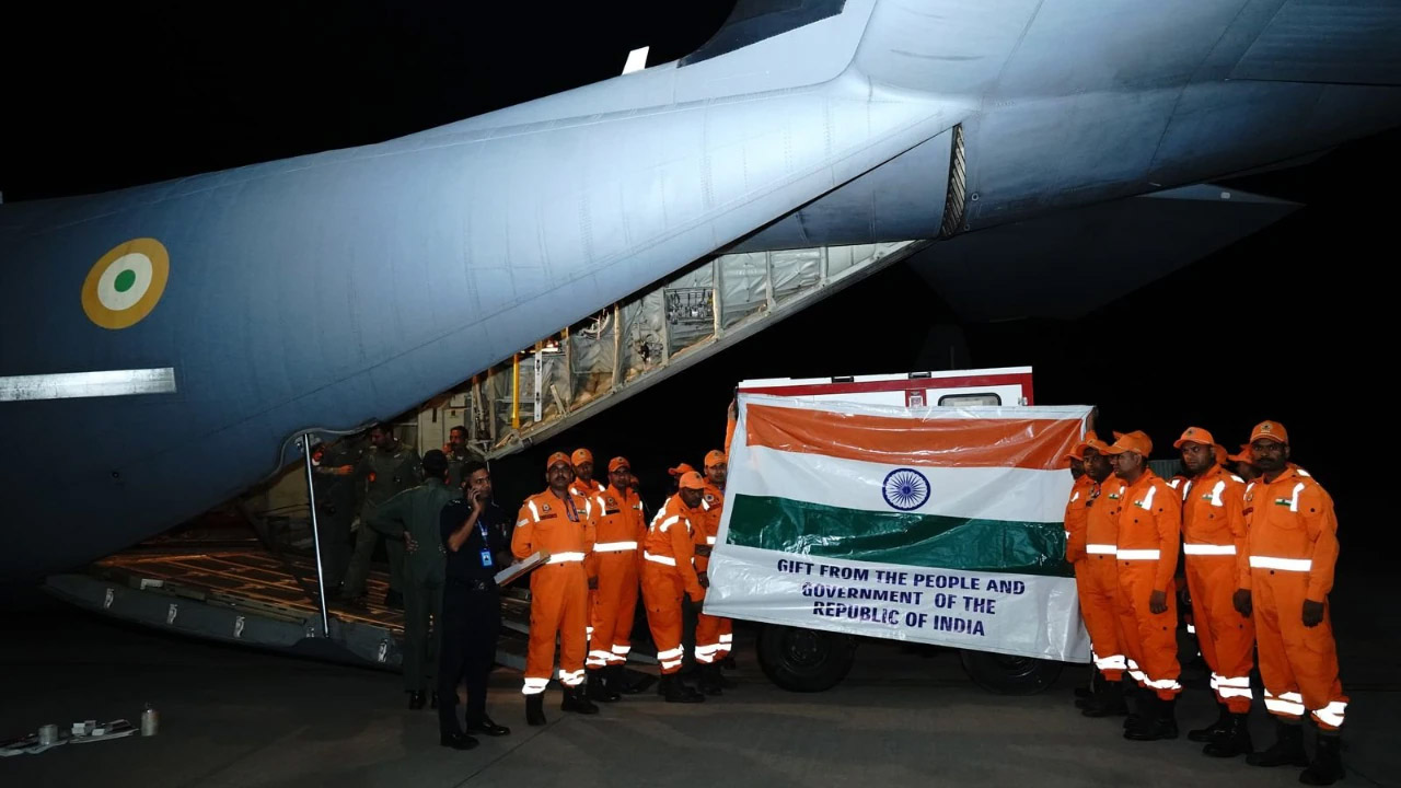 भारत ने ‘ऑपरेशन ब्रह्मा’ के तहत भूकंप प्रभावित म्यांमार की मदद के लिए पहुंचाई, ‘तैयार भोजन, टेंट, स्लीपिंग बैग, स्वच्छता किट…सहित 15 टन राहत सामग्री