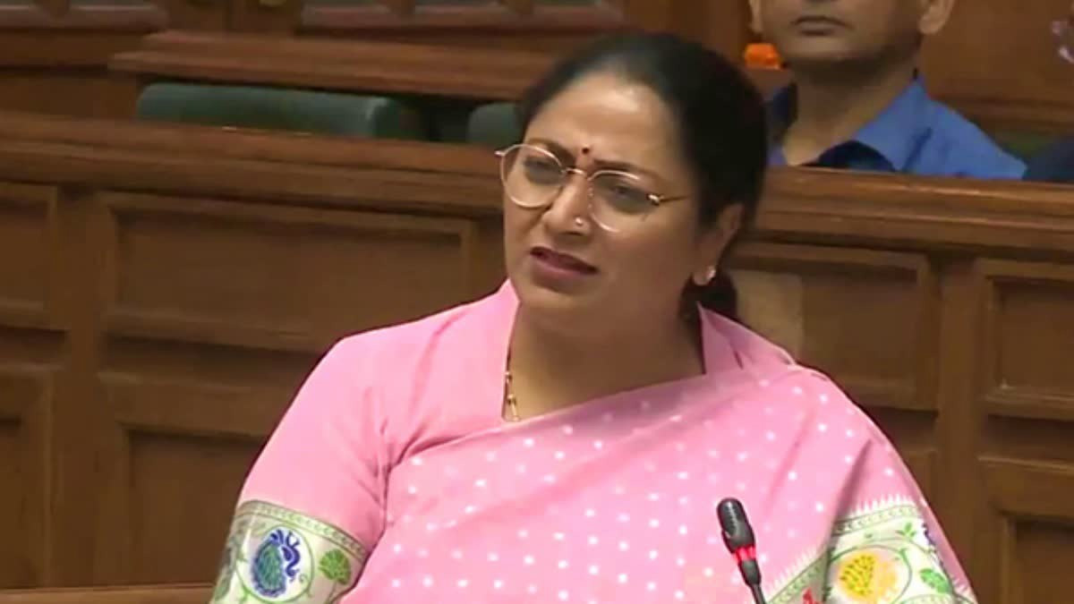 CM रेखा गुप्ता का आम आदमी पार्टी पर आरोप; केजरीवाल ने अस्पतालों को किया बीमार, मरीज, टेस्ट, दवाइयां फर्जी…पेमेंट असली