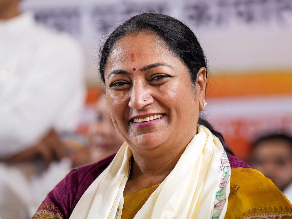 आतिशी के विधानसभा क्षेत्र कालकाजी में CM रेखा गुप्ता ने की सौगातों की बौछार, CSR के तहत कराए जाएंगे कई विकास कार्य
