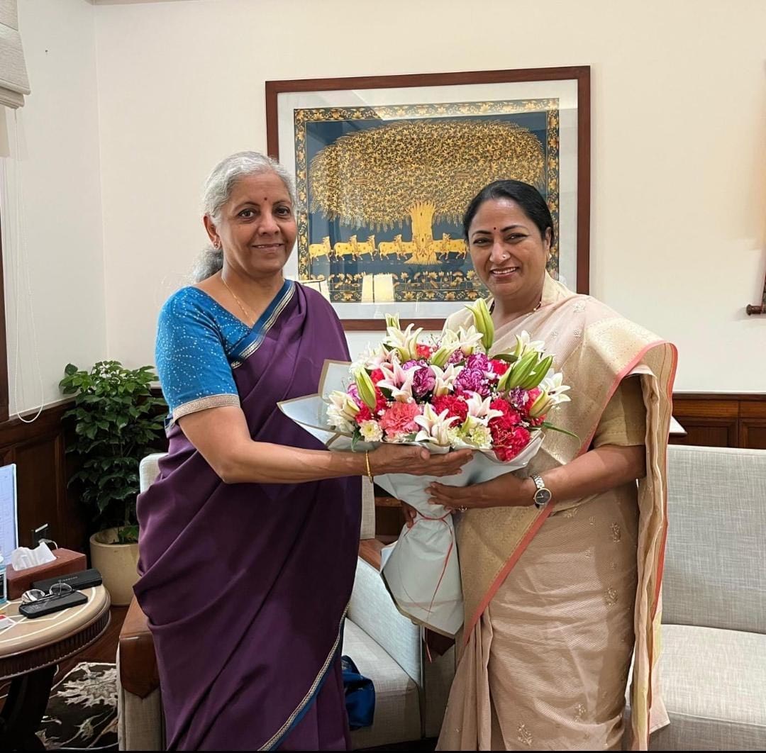 CM रेखा गुप्ता ने केंद्रीय वित्त मंत्री निर्मला सीतारमण से मुलाकात कर, दिल्ली की आर्थिक प्रगति से जुड़े महत्वपूर्ण विषयों पर की चर्चा