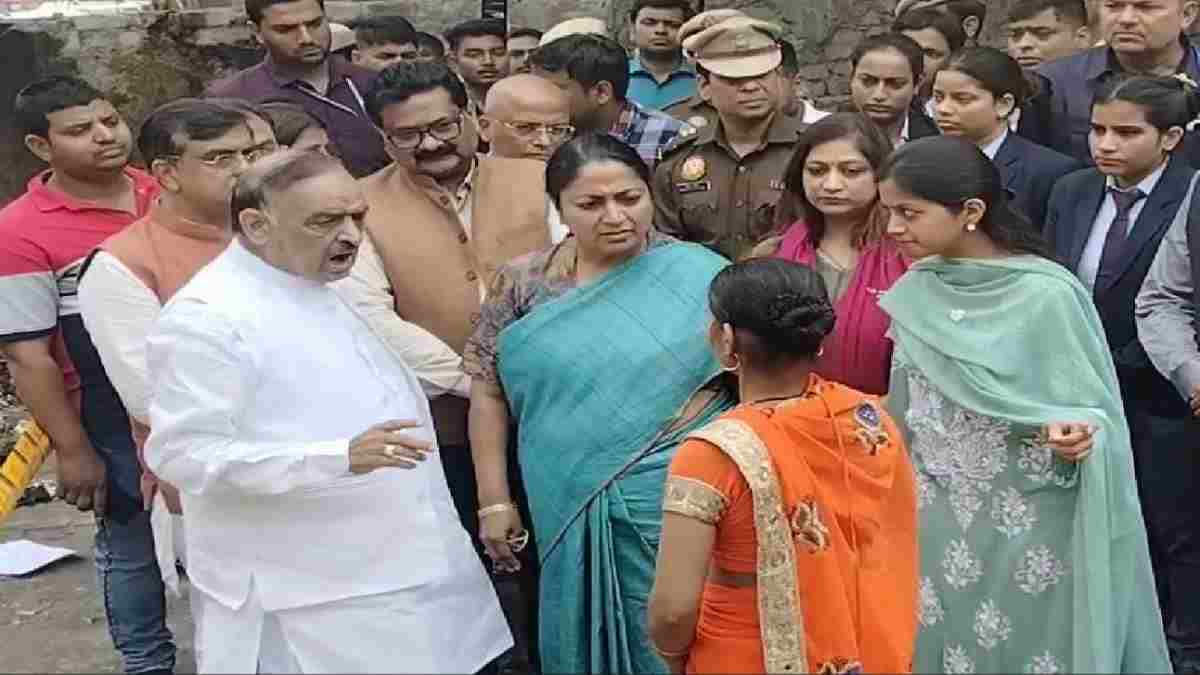 Delhi: CM रेखा गुप्ता का ऐलान, दिल्ली के आनंद विहार इलाके में लगी भीषण आग में मृतकों के परिवारों को 10-10 लाख रुपये का मुआवजे
