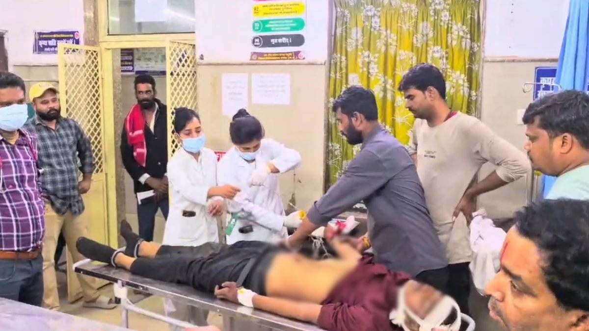 नहीं थम रहा रफ्तार का कहर: सड़क हादसे में दो युवकों की मौत, मालवाहक ने बाइक को मारी टक्कर