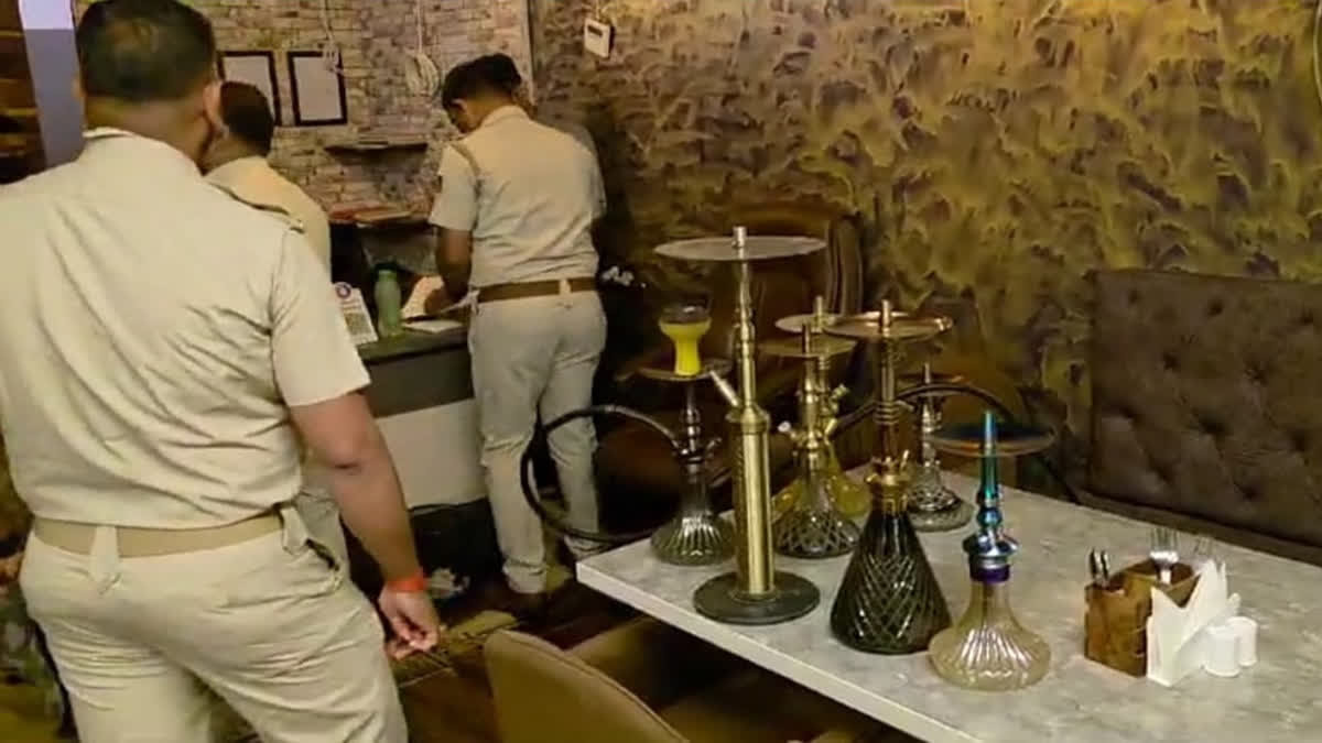 बरहामपुर पुलिस ने अवैध हुक्का बार का किया भंडाफोड़, प्रतिबंधित तम्बाकू उत्पाद और अन्य खतरनाक पदार्थ जब्त